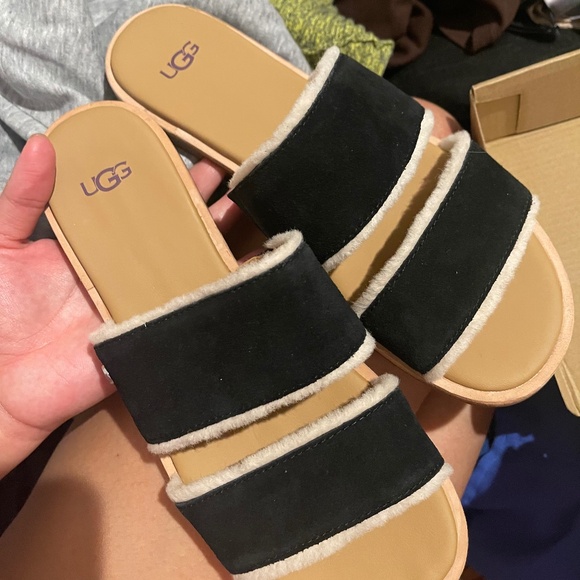 Ugg sandals black size 8 new in box - Picture 1 of 5